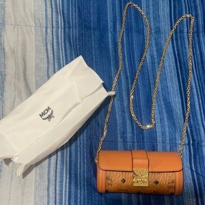 Mcm limited edition crossbody beg